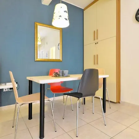 Courtyard Apt - Central Athens-2