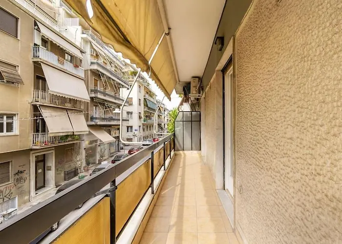 Spacious 2 Bedrm In Pangrati Center